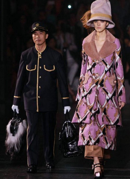 Chặng đường 16 năm Marc Jacobs tại Louis Vuitton ảnh 12