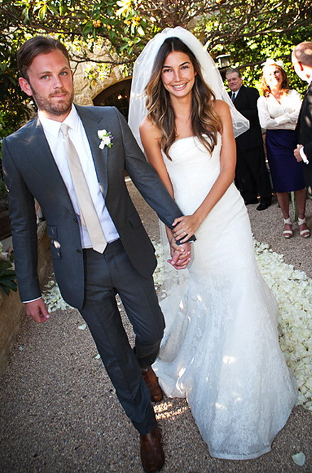 Danh sách những chiếc váy cưới đẹp nhất 2011 ảnh 9