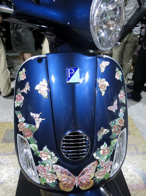 Piaggio Việt Nam ra mắt Vespa khảm trai độc đáo ảnh 2