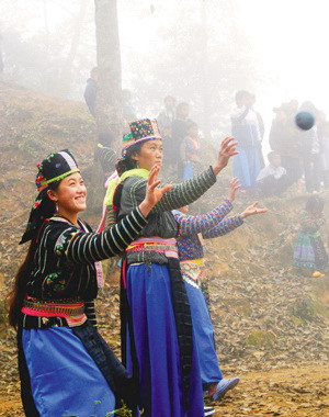 Vén mây trẩy hội Tết cổ truyền của người H'Mông ảnh 4