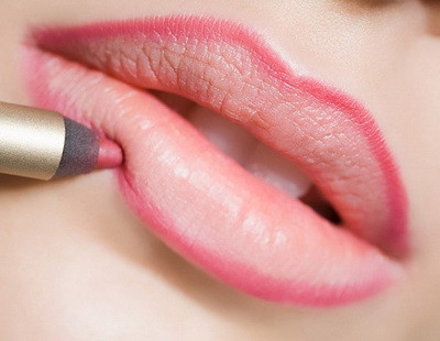 Tám lỗi bạn gái cần tránh khi trang điểm đi dự tiệc ảnh 4