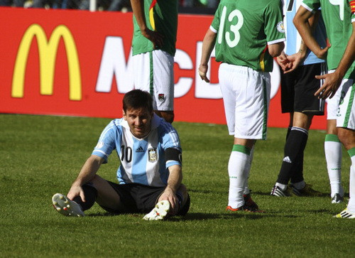 Messi chia sẻ về vụ ngộp thở trên sân của Bolivia ảnh 1