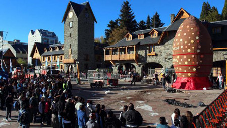 Quả trứng Phục sinh lớn nhất thế giới tại Argentina ảnh 1