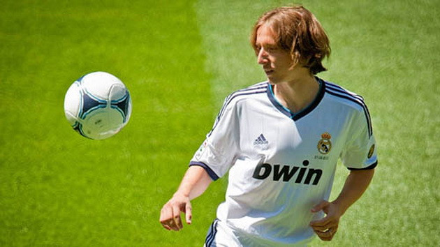 Chuyển nhượng 3/8: Suarez sẽ tới Bayern hoặc Real? ảnh 2