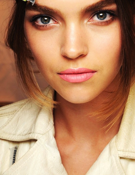 Màu son môi đẹp nào làm mới bạn cho mùa thu? ảnh 6