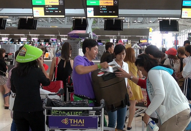 Đoàn du lịch Việt Nam bị bỏ rơi lên đường về nước ảnh 1 Đoàn du lịch Việt Nam bị bỏ rơi lên đường về nước ảnh 1