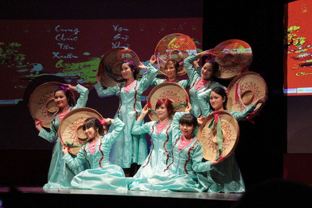 Hội sinh viên VN tại Pháp tổ chức chào xuân 2013 ảnh 1