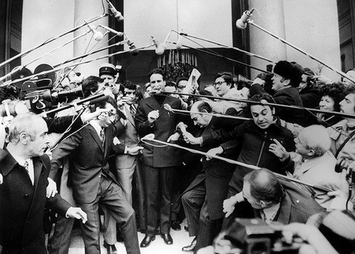 Khoảnh khắc đáng nhớ của ông Gaddafi qua ảnh ảnh 2