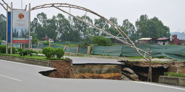 Hà Nội: "Hố tử thần" sụt lún do tác động ngoại cảnh ảnh 2