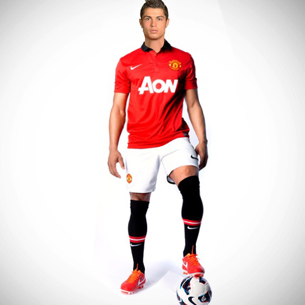 M.U dừng in áo số 7 có tên Valencia: Để dành CR7? ảnh 1