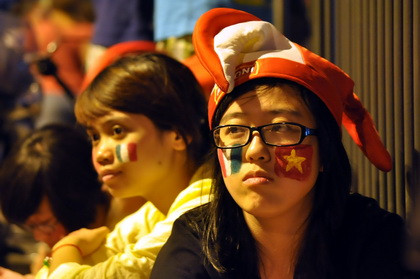 Chùm ảnh nỗi buồn thất trận của cổ động viên Italy ảnh 5