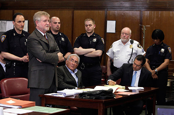 Công bố ảnh cựu Tổng giám đốc IMF trong nhà tù ảnh 2