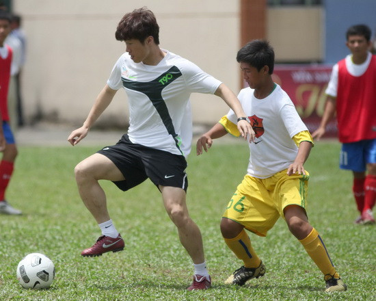 Cận cảnh Park Ji-sung tại trung tâm Thành Long ảnh 5