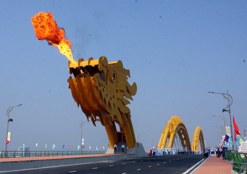 Đà Nẵng khánh thành hai cây cầu bắc qua sông Hàn ảnh 1