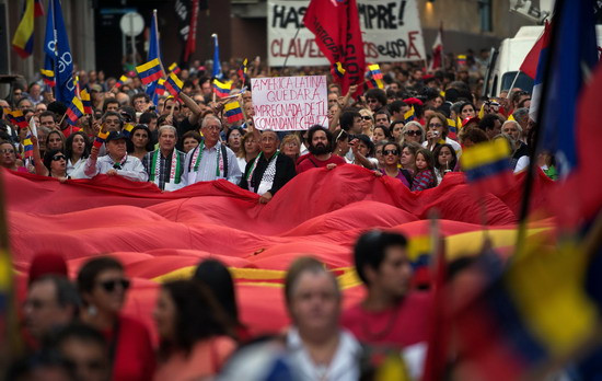 Hình ảnh người dân tiễn biệt cố Tổng thống Chavez ảnh 4