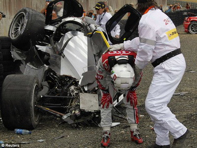 Tay đua thoát chết thần kỳ sau tai nạn kinh hoàng ảnh 2