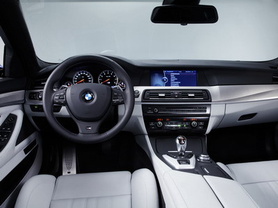 Thông tin, hình ảnh chi tiết về mẫu BMW M5 2012 ảnh 2