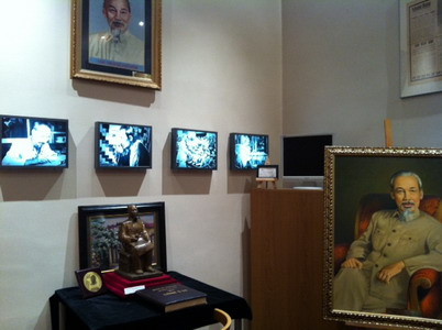 Kiều bào Pháp kỷ niệm ngày sinh của Hồ Chủ tịch ảnh 2