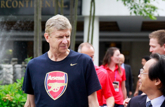 Cận cảnh buổi họp báo đầu tiên của Arsenal tại VN ảnh 1 Cận cảnh buổi họp báo đầu tiên của Arsenal tại VN ảnh 1