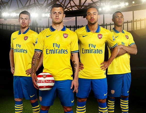 Arsenal chốt danh sách 24 cầu thủ sang Việt Nam ảnh 1