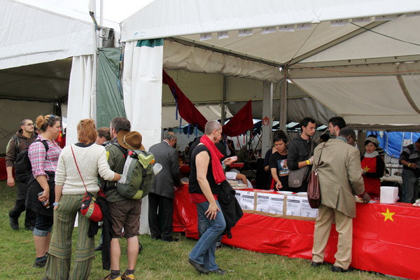 Việt Nam tham dự Hội báo Nhân đạo 2013 tại Pháp ảnh 1