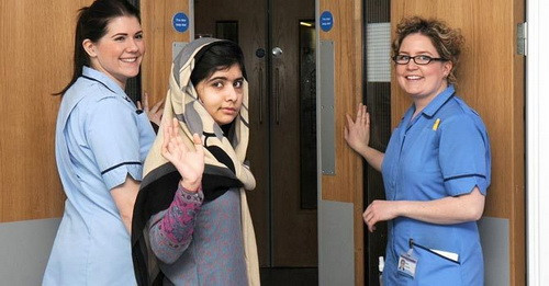 Bé gái bị Taliban bắn rời viện trước cuộc phẫu thuật ảnh 1