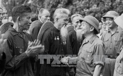 Cựu chiến binh Pa Cô, Vân Kiều tiếc thương Đại tướng ảnh 1