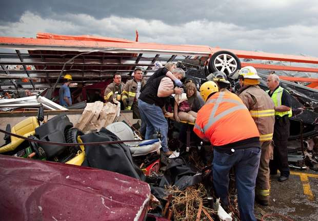 Mỹ: Cận cảnh bang Missouri hoang tàn vì lốc xoáy ảnh 2