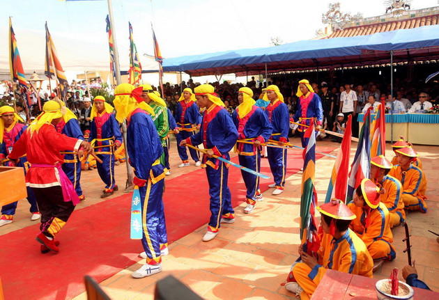 Chùm ảnh nghi thức Lễ khao lề thế lính Hoàng Sa ảnh 4