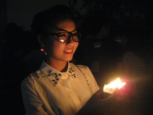 Giờ Trái Đất 2013: Thủ đô "tắt điện, bật tương lai" ảnh 1