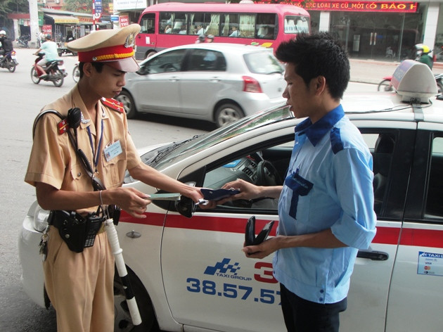 Tăng hình phạt nặng để giảm hẳn tai nạn giao thông ảnh 1