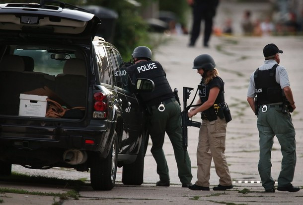 FBI vào cuộc điều tra vụ xả súng ở đền thờ Sikh ảnh 1