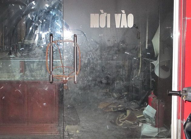 Cướp tiệm vàng không thành, đổ xăng tự thiêu để trốn ảnh 2