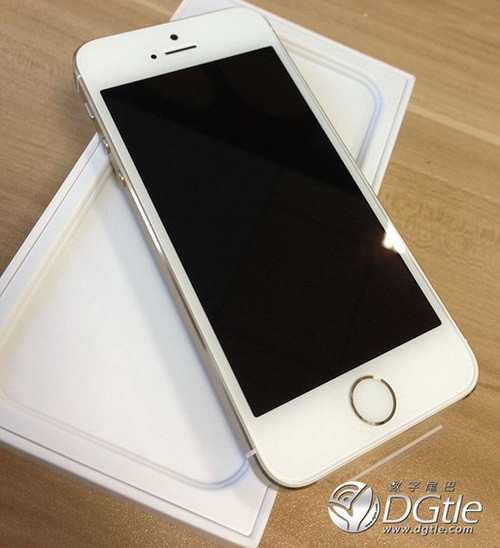 Video "đập hộp" và hình ảnh của mẫu iPhone 5C, 5S ảnh 4