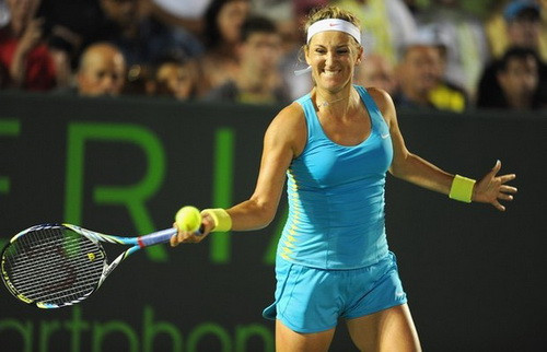 Azarenka ngược dòng thần kỳ, Sharapova thắng dễ ảnh 1