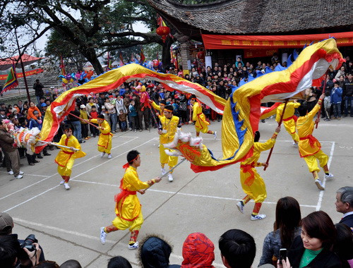 Hàng ngàn người dự Lễ rước Pháo làng Đồng Kỵ ảnh 1