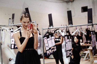 Những khoảnh khắc ấn tượng phía sau sàn diễn ảnh 2