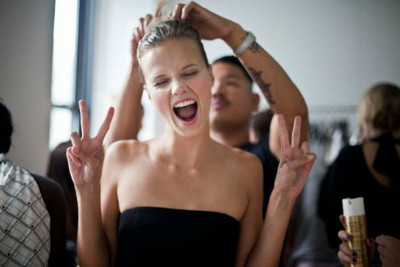 Những khoảnh khắc ấn tượng phía sau sàn diễn ảnh 7