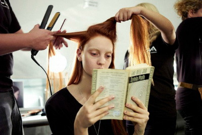 Những khoảnh khắc ấn tượng phía sau sàn diễn ảnh 8