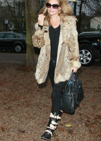 Mười biểu tượng giày huyền thoại qua các thời kỳ ảnh 6