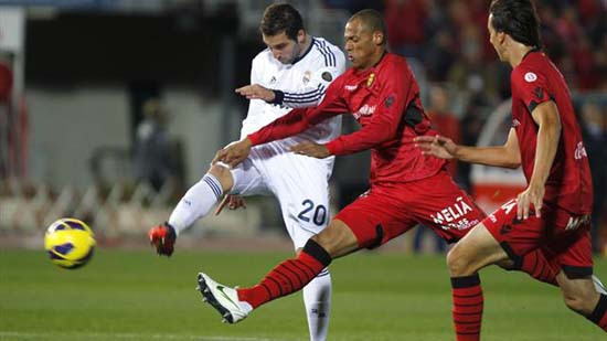 Real trả lời Barca bằng một chiến thắng "bàn tay nhỏ" ảnh 1