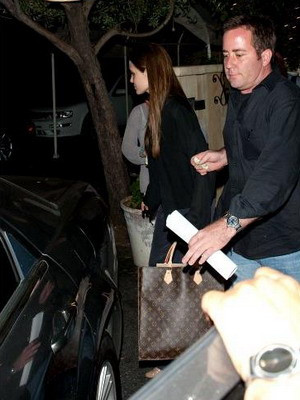 Những chiếc túi ưa thích của các sao trong mùa Hè ảnh 1