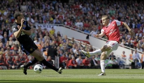 Vài hình ảnh đáng nhớ trong trận Arsenal hạ M.U ảnh 1