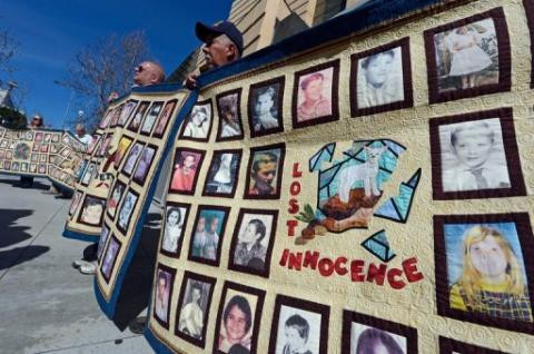 Nhà thờ Mỹ trả 10 triệu USD cho nạn nhân ấu dâm ảnh 1