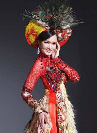 Thúy Vy sẽ "hóa" chim công trong Miss World 2011 ảnh 2