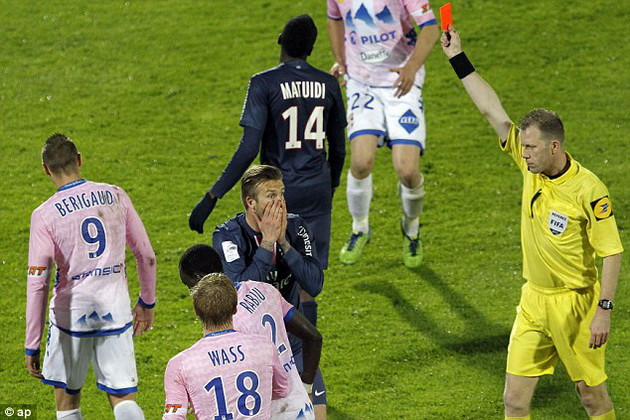 Beckham là kẻ "cầm đầu" vụ ẩu đả giữa PSG và Evian ảnh 1