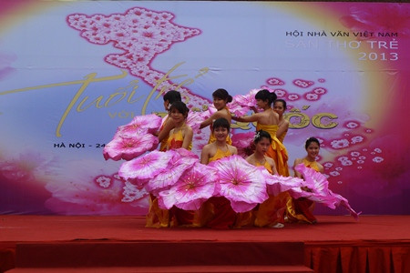 Ngày thơ Xuân Quý Tỵ hướng tới tuổi trẻ và Tổ quốc ảnh 3