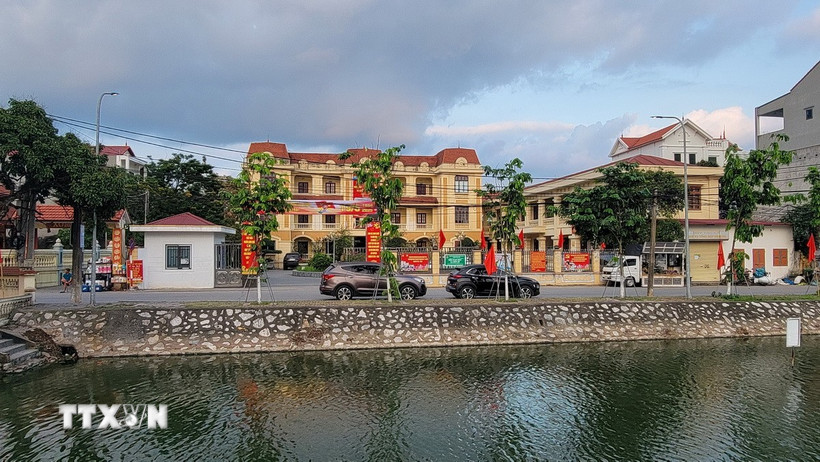 Xã Đình Dù khang trang, giàu đẹp. (Ảnh: Mạnh Khánh/TTXVN)