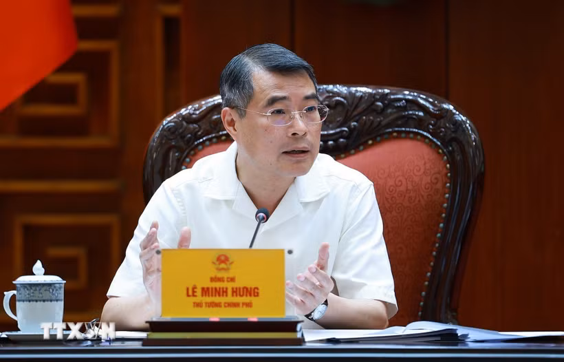 Thủ tướng Lê Minh Hưng làm việc với lãnh đạo các bộ, ngành liên quan về công nghệ chiến lược và sản phẩm công nghệ chiến lược. (Ảnh: Dương Giang/TTXVN)