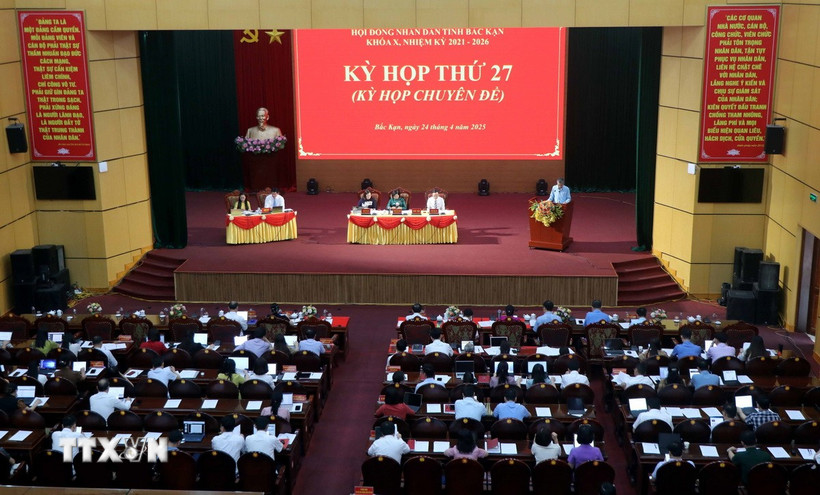 Quang cảnh Kỳ họp thứ 27 Hội đồng Nhân dân tỉnh Bắc Kạn khóa 10, nhiệm kỳ 2021-2026. (Ảnh: Nguyễn Công Hải/TTXVN)